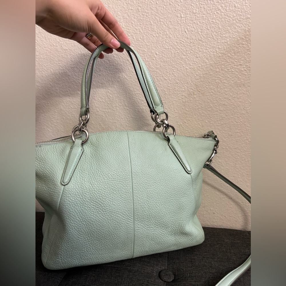 Coach Mint Green Leather Handbag
KELSEY SATCHEL IN PEBBLE LEATHER - Picture 4 of 10